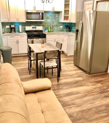 Little Village Apartment | Urban Coach Casa - Medical District- 10 to Downtown