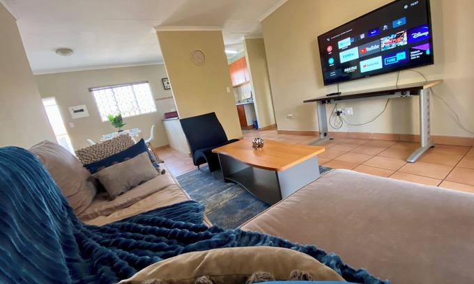 Greater Johannesburg Metropolitan Area Apartment | Urban Cozy Oasis