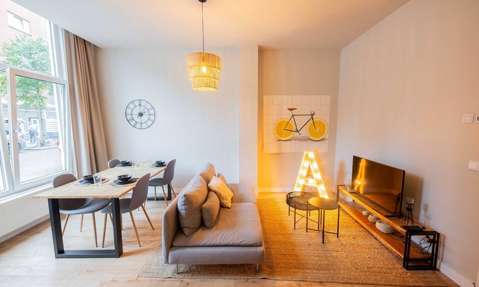 Stadsdriehoek Apartment | Urban Escape 2BDR Apartment BS3