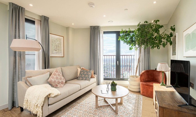 Walthamstow Apartment | Urban Escape in London