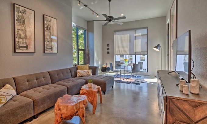 South Lamar Apartment | Urban Escape in SoLA with Private Patio!