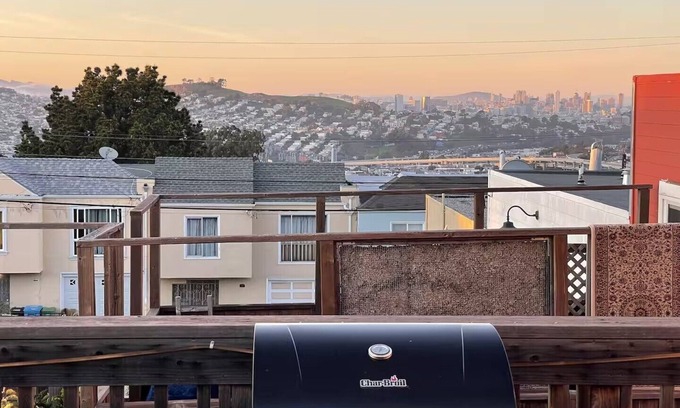 Visitacion Valley House | Urban Escape with Stunning Skyline