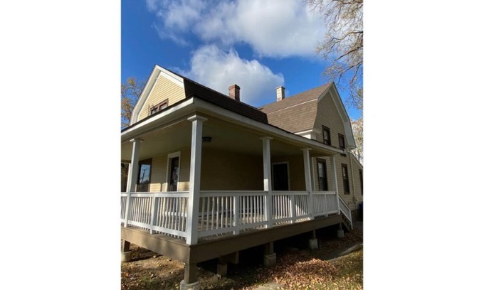 Des Plaines House | Urban Farmhouse near O’Hare Airport