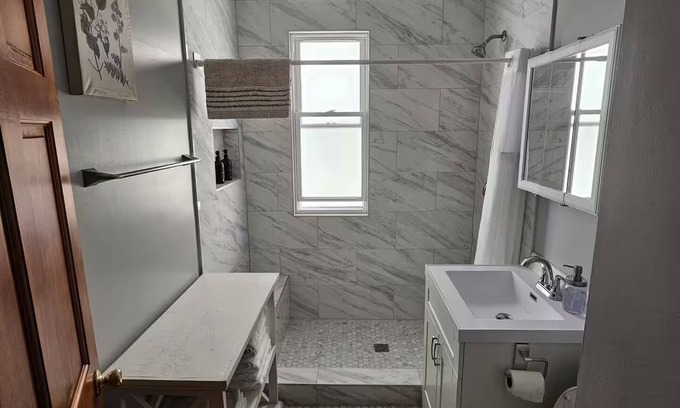Logan Square Apartment | Urban Gem in Logan Square