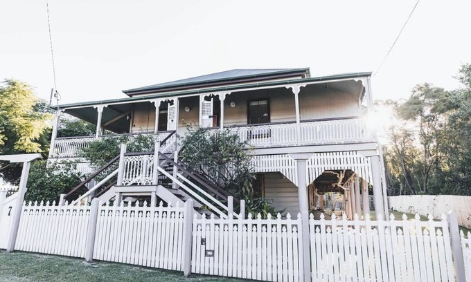 Eastern Heights House | Urban Getaway Ipswich Colonial 6 bed 3 bath
