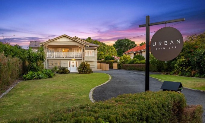 Newtown House | Urban Getaway Ipswich Central