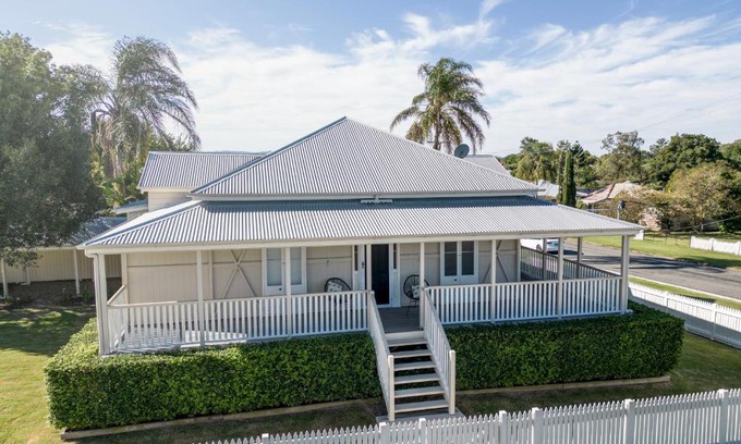 Newtown House | Urban Getaway Queenslander