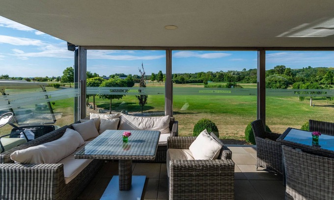 Zsira House | Urban Holiday Home in Lutzmannsburg with Pool