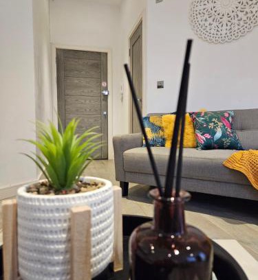 Slough Apartment | Urban Living I Free Parking