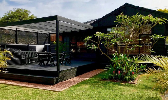 Wallsend House | Urban Oasis... Close to Hospitals & University.