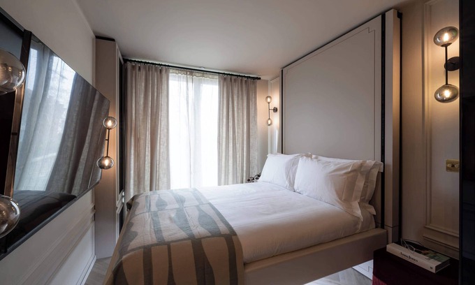 Brondesbury Park Apartment | Urban Oasis - Cinema, Gardens, Gym, Pool table
