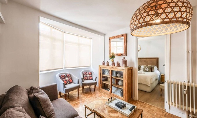Imperial Apartment | Urban Oasis in Madrid: Steps From River Manzanares