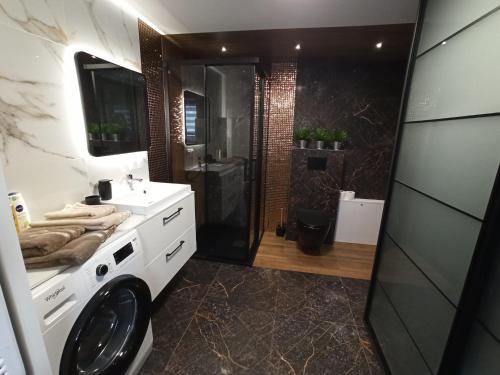 Brochow Apartment | Urban Palace bezpłatne miejsce postojowe