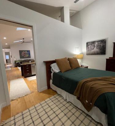 Lenox Apartment | Urban Peak Escape