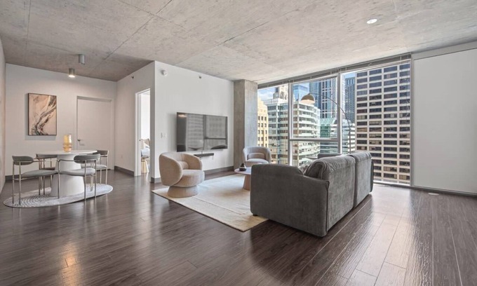 Downtown Chicago Apartment | Urban Retreat: 2BR, City Views, Near Shops
