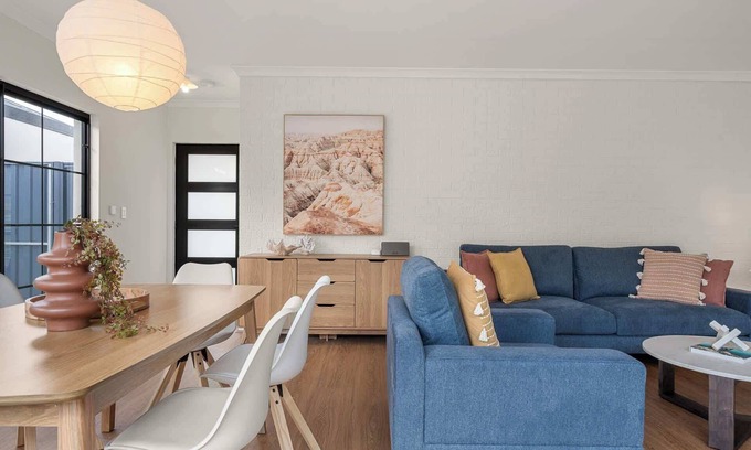 Canning Vale House | Urban Retreat Canning Villa