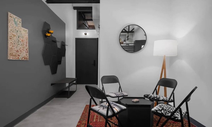 People's Freeway Hotel | Urban Retreat, evo Charm, Close to Outdoor Activities, Dogs Are Welcome!