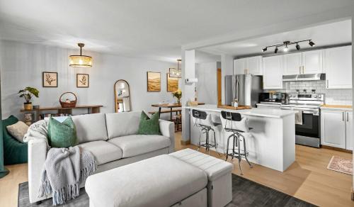 Inglewood House | Urban Sanctuary Balcony and Yard in Inglewood YYC