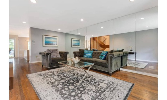 Douglas House | Urban Sanctuary South Loop near McCormick Place