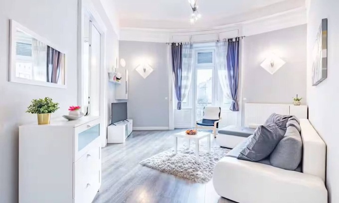 Ujlipotvaros Apartment | Urban Stay – Between Island and Parliament