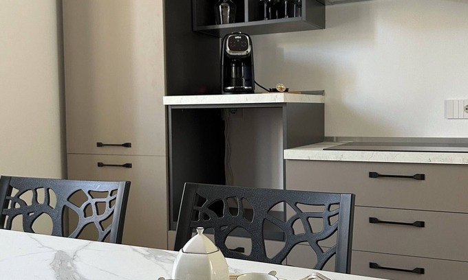 Lamezia Terme Apartment | Urban style meets cozy comfort