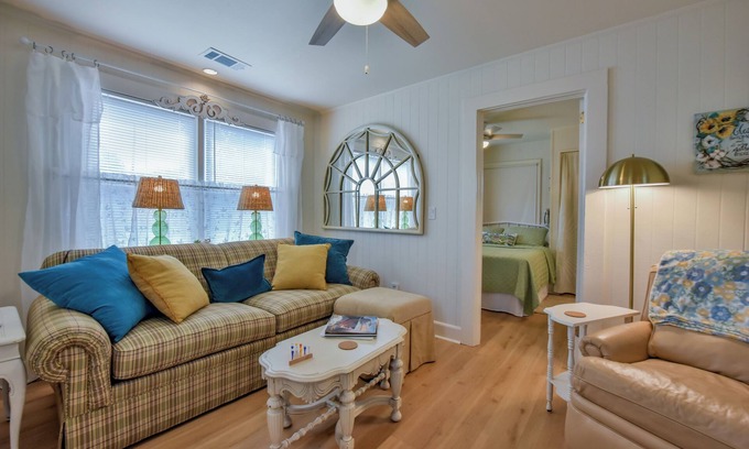 Forest Lake Cottage | Urban Treetop Cottage - Book for Football Season and more!