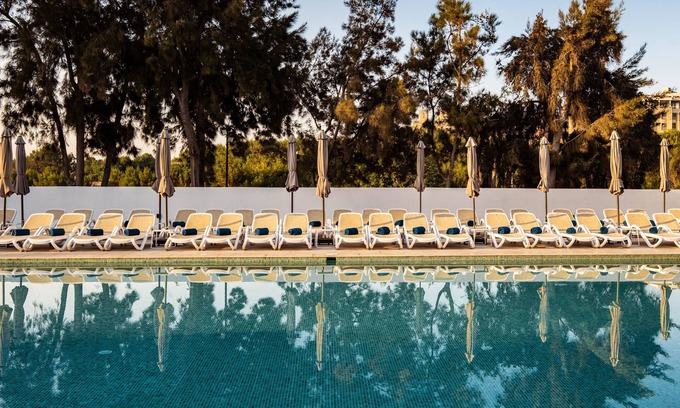 San Gwann Hotel | Urban Valley Resort