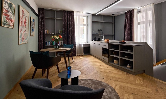 Mariahilf Apartment | Urbanauts Studios in Wien