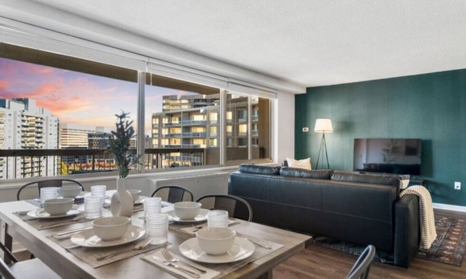 Crystal City Apartment | UrbanDelight Crystal City Mins to DC Free Parking