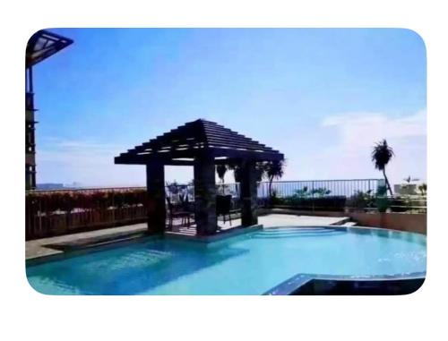 Ermita Apartment | UrbanhavenCozyFamilybedroom