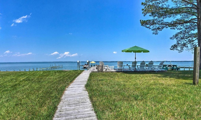 Urbanna Cottage | Urbanna Waterfront Retreat: Pier & Gas Grill!