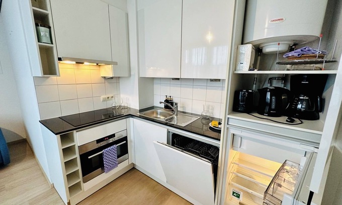 Broekwijk Apartment | UrbanStay Suites - Modern 2-Bedroom Penthouse in the Heart of Brussels, Grand Place