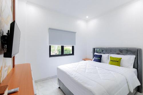 Bogor Hotel | Urbanview Hotel Amira Syariah Bogor
