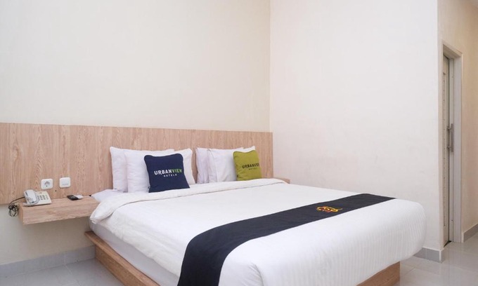 Tegal Hotel | Urbanview Hotel DJ Inn Tegal