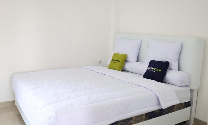 Biringkanya Hotel | Urbanview Hotel Eropa Maros near Sultan Hasanuddin Airport by RedDoorz
