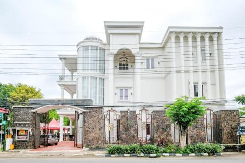 Tulungagung Hotel | Urbanview Hotel Trisna Tulungagung