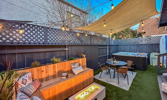 Hillcrest House | UrbanZen - Luxury Remodel - Hot Tub - WOW!