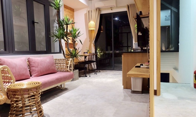 Hai Chau Apartment | URIHOUSE 4, ROMANTIC rooftop w/airy space & flower