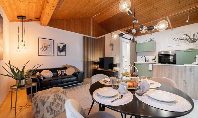 Bruckmuehl Apartment | "urlaub zum Wohlfühlen." Modern Eingerichtete Ferienwohnung mit Gartenbereich!