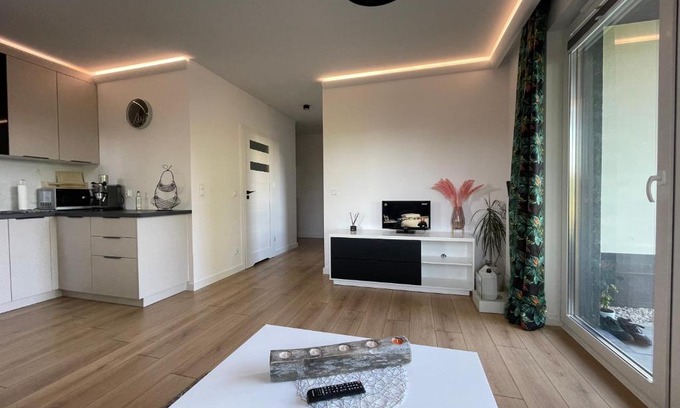 Rumia Apartment | Uroczy Apartamet z Ogródkiem i widokiem na naturę,