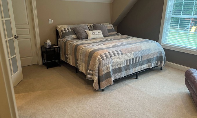 Drayton Plains Apartment | Cozy modern apartment in a rural setting but 10 minutes from everything!