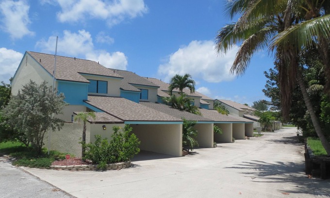 Fort Pierce Shores House | Upgraded Private Townhouse Location For Beach Vacationing In Comfort