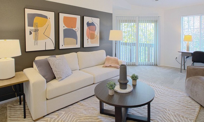 Clarkston Apartment | Modern Apartment in Prime Location (ID8042X74)