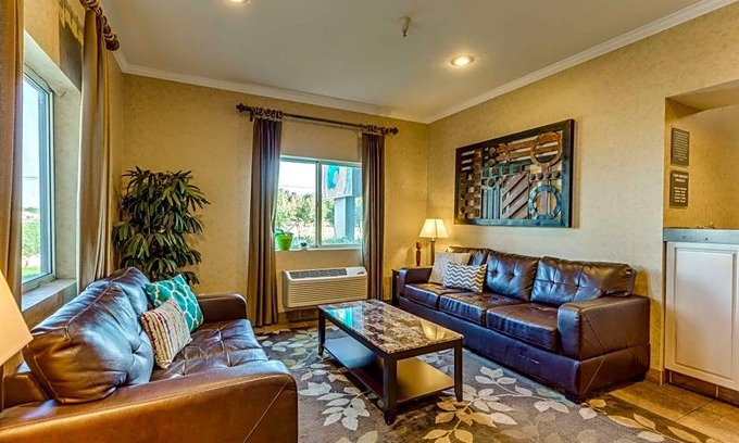 Ludington Hotel | 2-Star Hotel ∙ Best Western Lakewinds