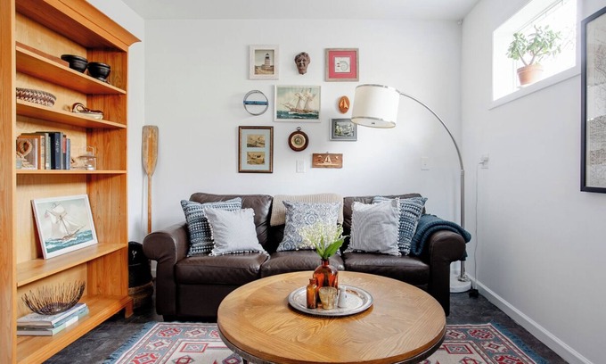 Harbert Apartment | Cozy Chalet by Lake MI&Dunes with Fire Pit