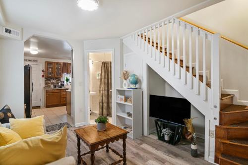 Historic District Apartment | USNA Home In Downtown Annapolis