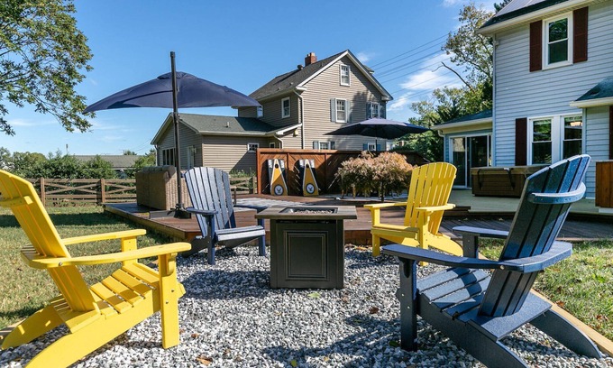 Annapolis House | USNA Home Steps to Stadium Dog-Friendly w Parking