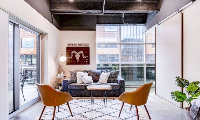 Central East Austin Condo | UT Football Fave, 6th St Condo - Walk Downtown!