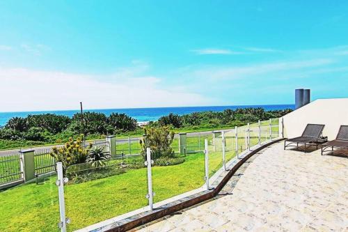 Margate Apartment | Uvongo - Beach Paradise & Open Ocean View