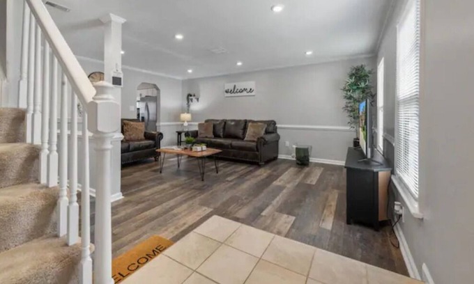 Northwest House | VA BEACH TOWNHOME! NEAR TOWNCENTER!